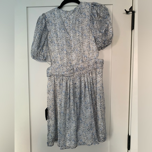 Lulu’s budding love white floral print puff sleeve cutout mini dress NWT - Picture 6 of 7